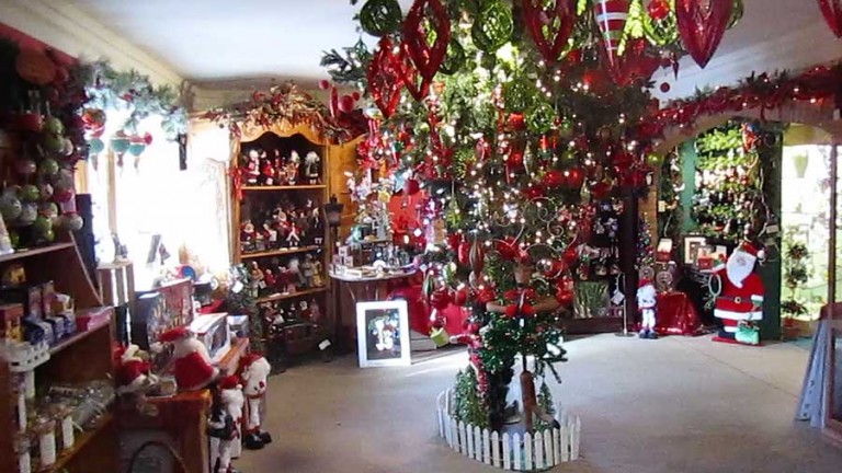 Woyshner's Christmas Shoppe